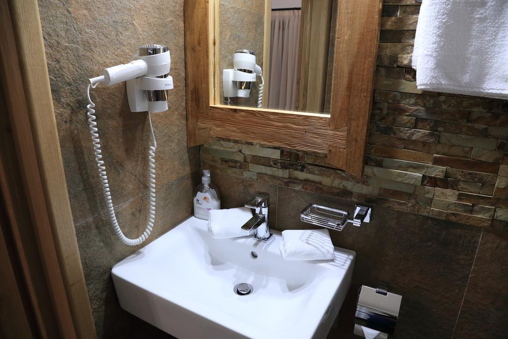 La Monitori Hotell Sinaia Exteriör bild