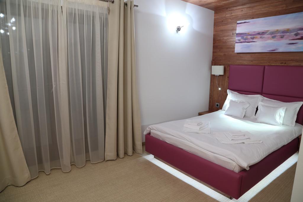 La Monitori Hotell Sinaia Rum bild